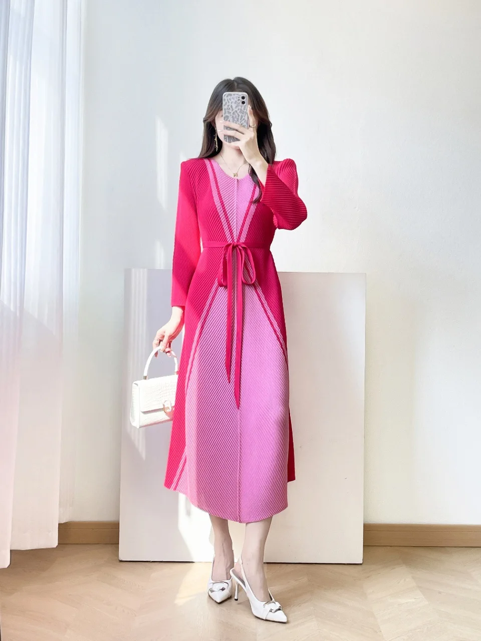 miyake-–-robe-longue-plissee-haut-de-gamme-ample-mode-haut-sens-couleur-contrastee-elegante-et-fine-pour-femmes-nouvelle-collection-automne-2025