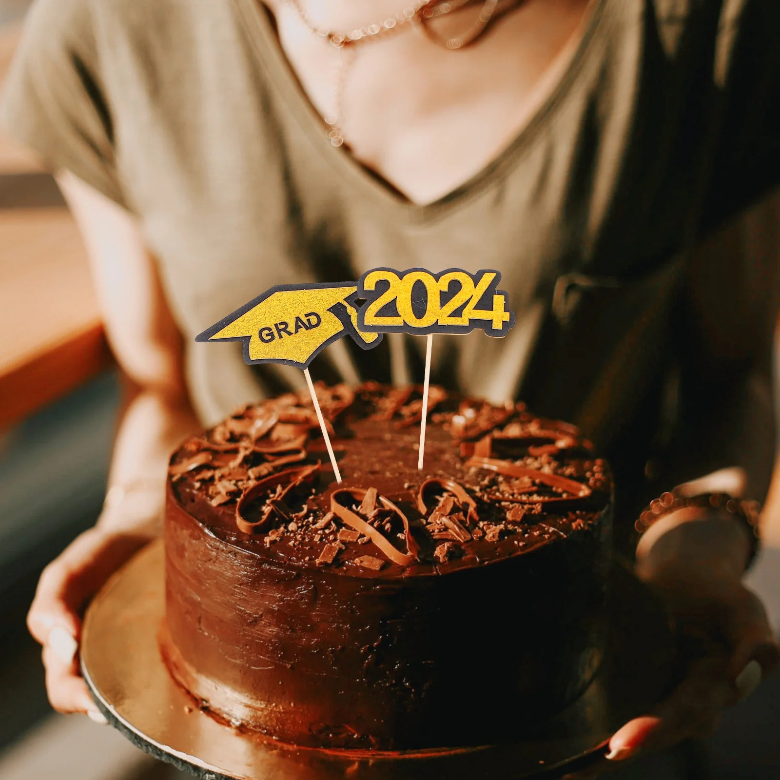 

12Pcs Graduation Cap Picks 2024 Elegant Cake Toppers for Cupcakes Ice Cream Desserts Party Decorations Class of 2024 Graduation