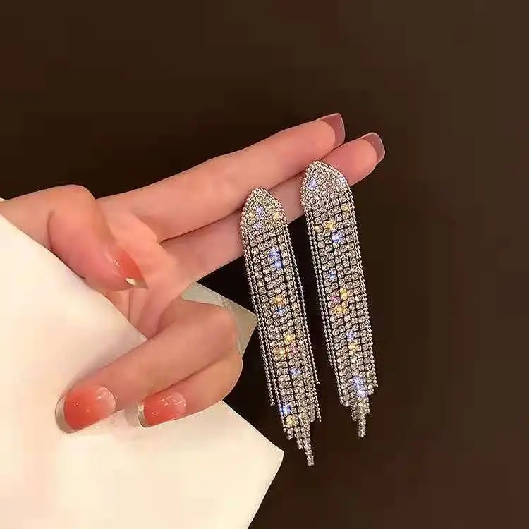 New Classic Crystal Earrings Ladies Exaggerated Long Earrings Tassels Rhinestone Earrings Fashion Ladies Korean Earrings Jewelry