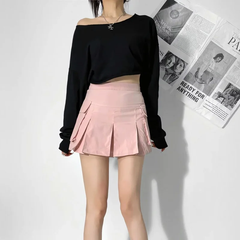 Women Cargo Pleated Mini Skirt With Side Pockets Detail