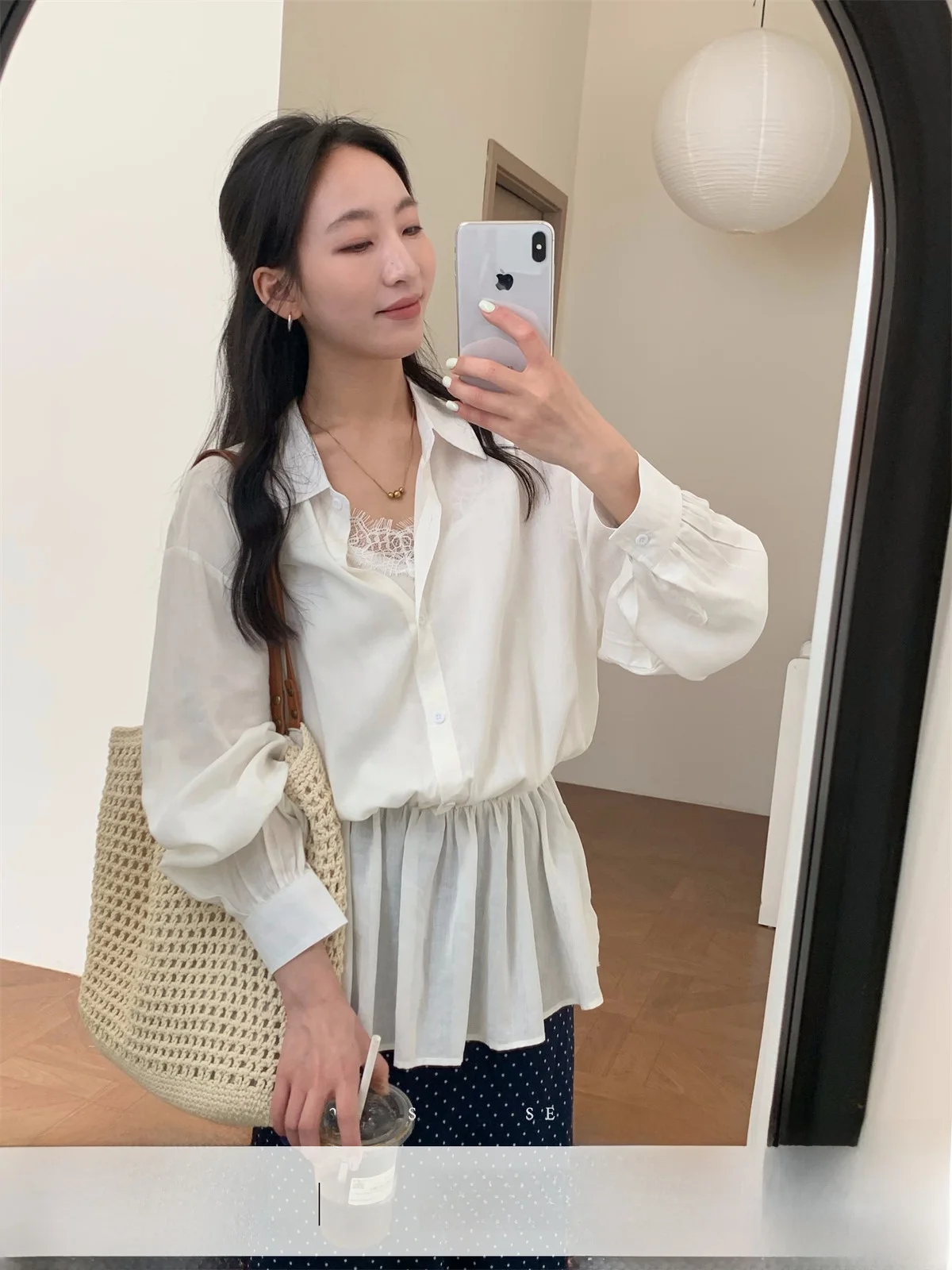 

Повседневная белая женская рубашка с длинным рукавом, свободного кроя, для многослойных образов, приятная к телу, дышащая, прямого силуэта, новинка 2026 года