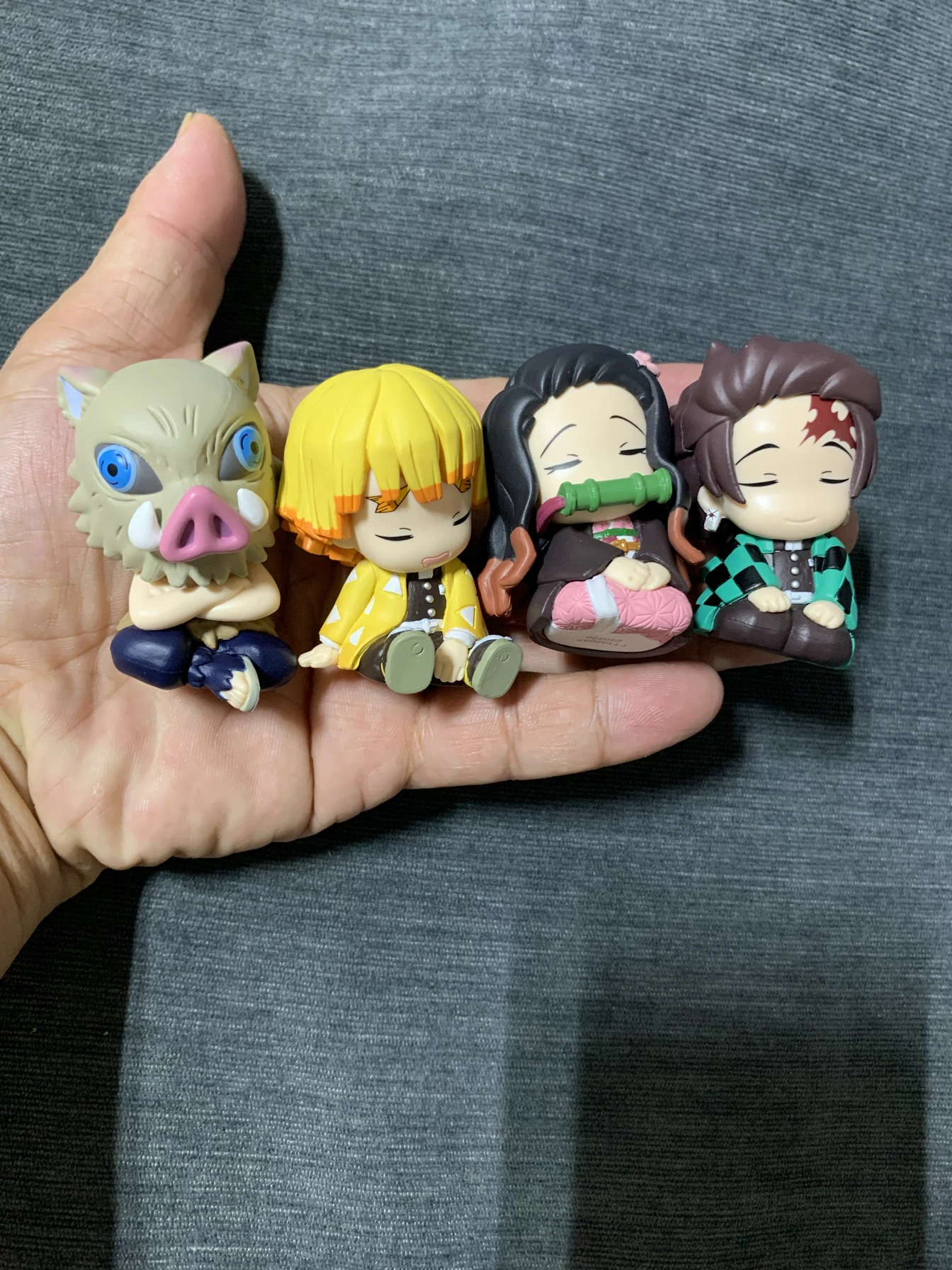

Demon Slayer Shoulder to Shoulder Sleeping Gashapon Figures - Nezuko Zenitsu Anime Dolls Decor Collectible Gift
