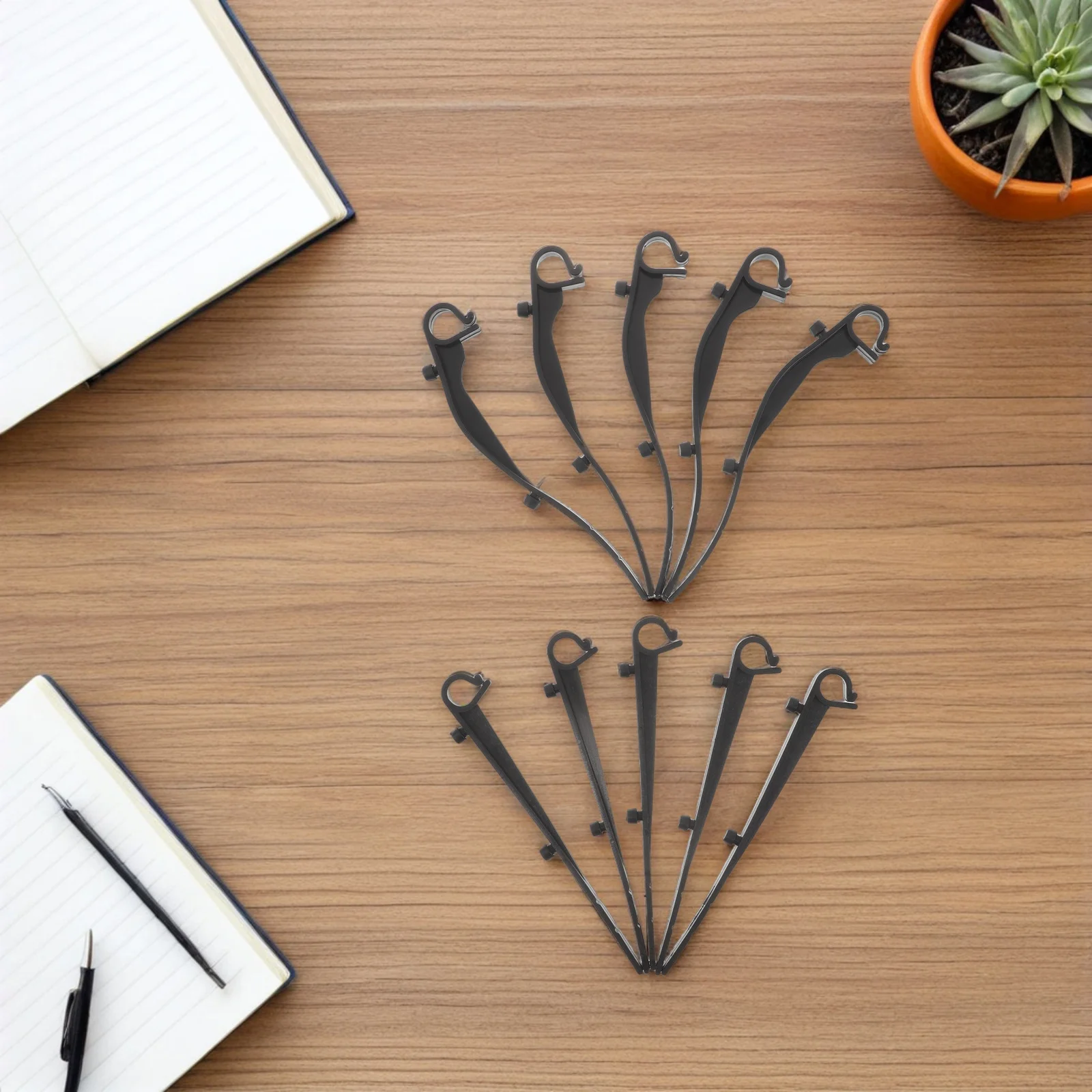 40Pcs Windproof Gutter Clips Plastic Fixing Fasteners for Gutter Mesh Protection Leaf Guard Screen Universal Fit Residential