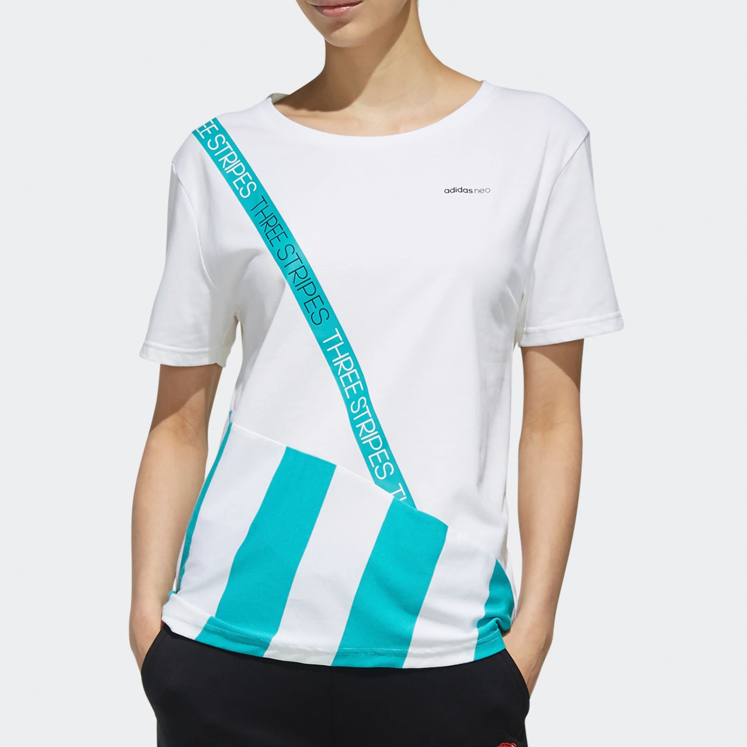 

Оригинальный женский спортивный и повседневный топ Adidas neo с короткими рукавами EJ7092
