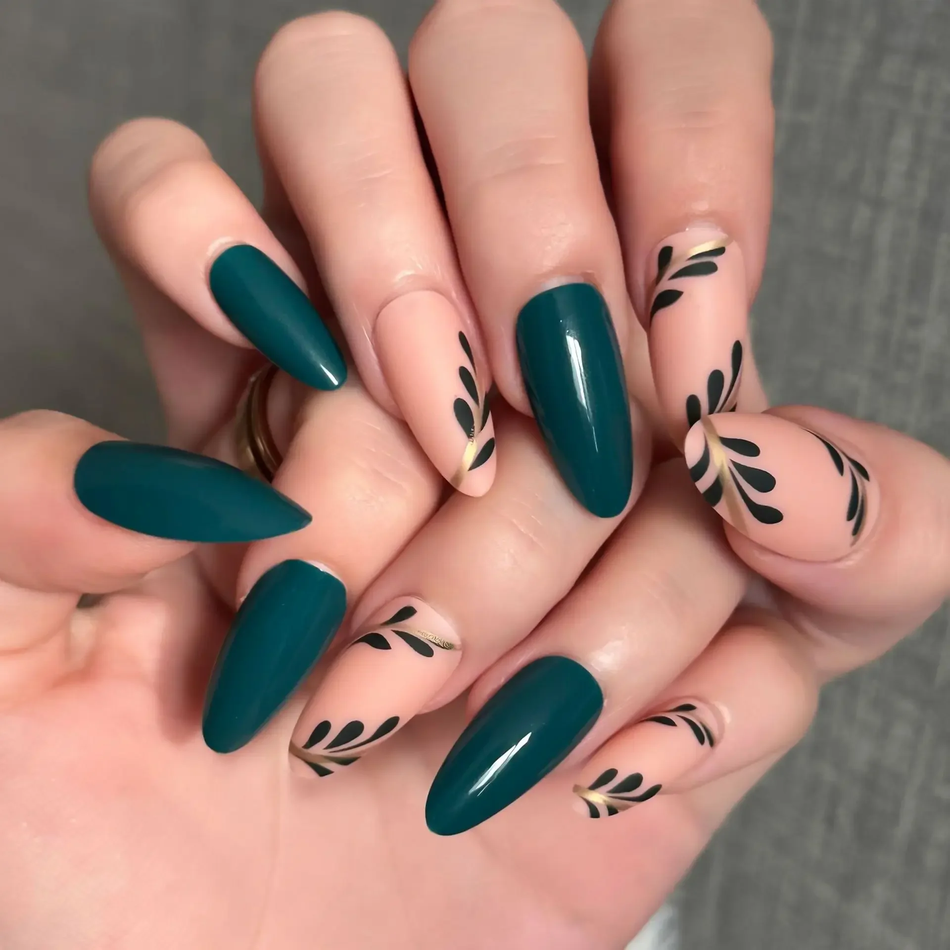 24pcs/box Women Long Almond Shaped False Nails Green Leaves Diy Fake Nail Artificial Acrylic Wearable Full Coverage Fingernail