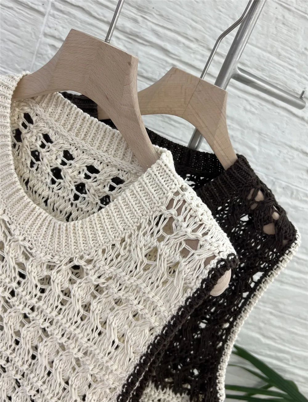 

25 New Autumn Style Women's Round-Neck Hollow-Out Cotton and Linen Blend Knitted Vest