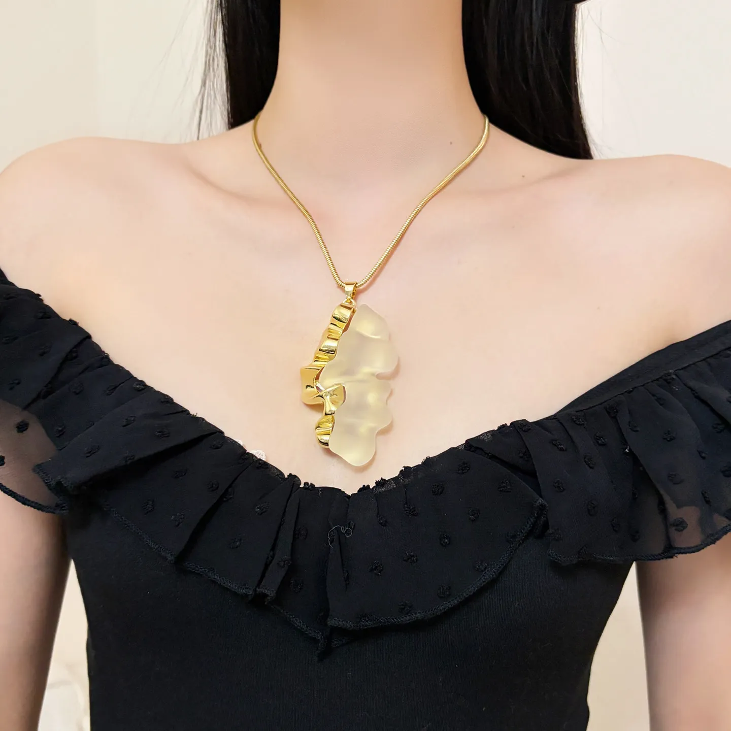 Luxury Irregular Pendant Necklace Gold Silver Tone Abstract Geometric Snake Chain Necklace for Women Designer Jewelry Party Gift