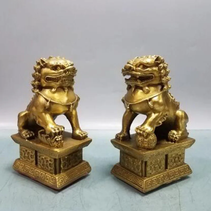 

Brass Beijing lion a pair of bronze lion ornaments Beijing palace lion ornaments home crafts