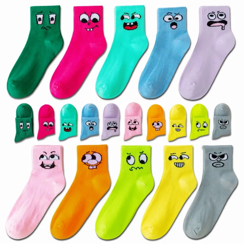 عشوائي خمسة أزواج الجوارب النسائية تنفس مبتسم الحلوى بلون المد الكرتون أنبوب مضحك جورب السيدات بالجملة أزياء بسيطة