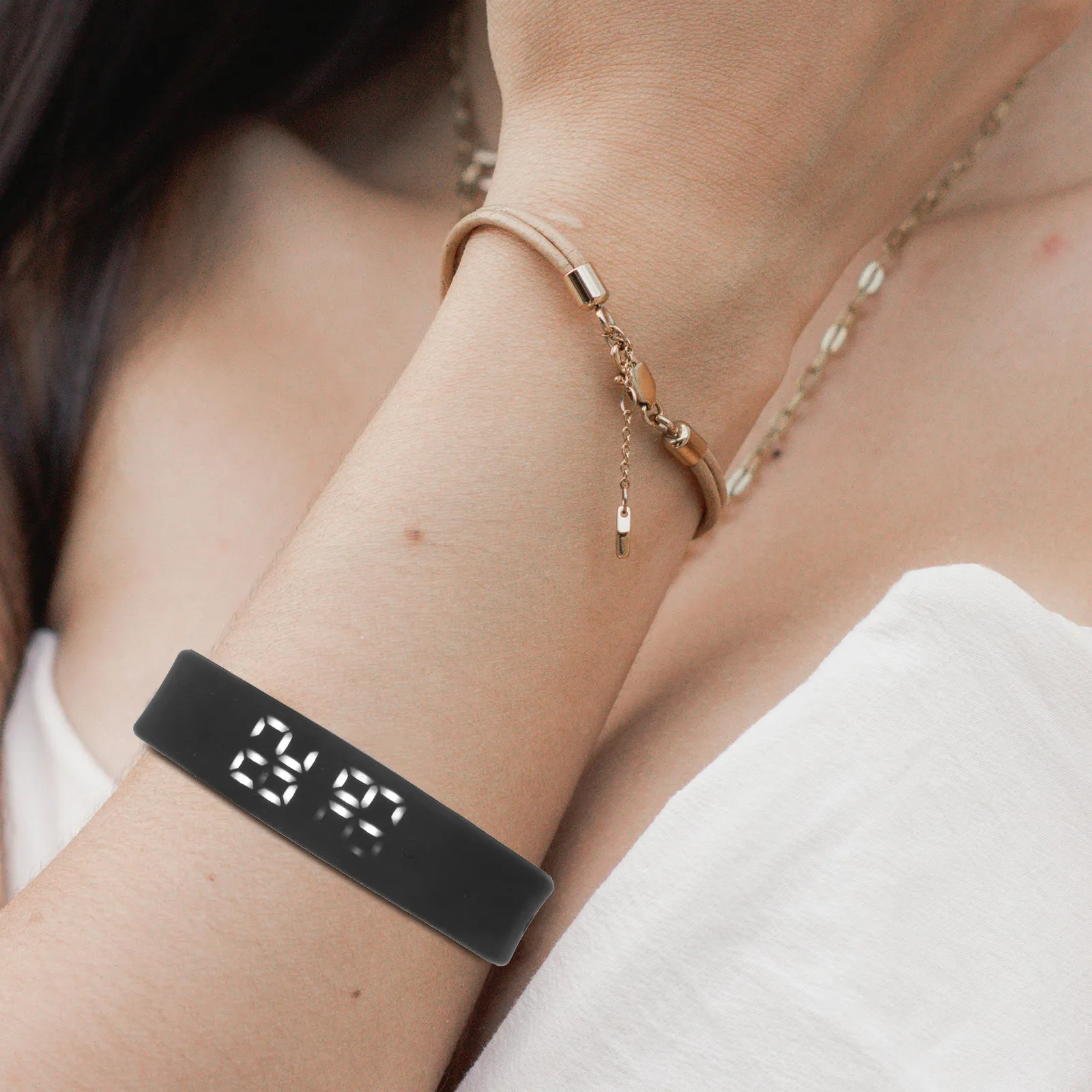 

Smart Bracelet Gel LED Display Real Time Temperature Silent Vibration Alarm Adjustable Band Rechargeable Outdoor
