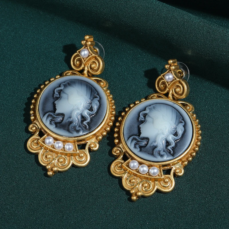 

Vintage Pearl Cameo Pendant Earrings For Women Drop Beauty Head Designer Luxury Palace Retro Style Mother Birthday Gifts 2026