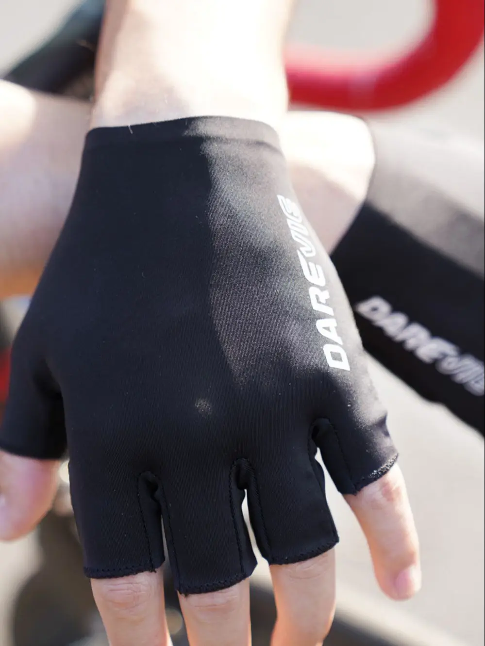 AliExpress DAREVIE Men Cycling Gloves Summer Women Cycling Glove Gel Half Short Finger Shockproof Breathable Antibacterial Bike Gloves