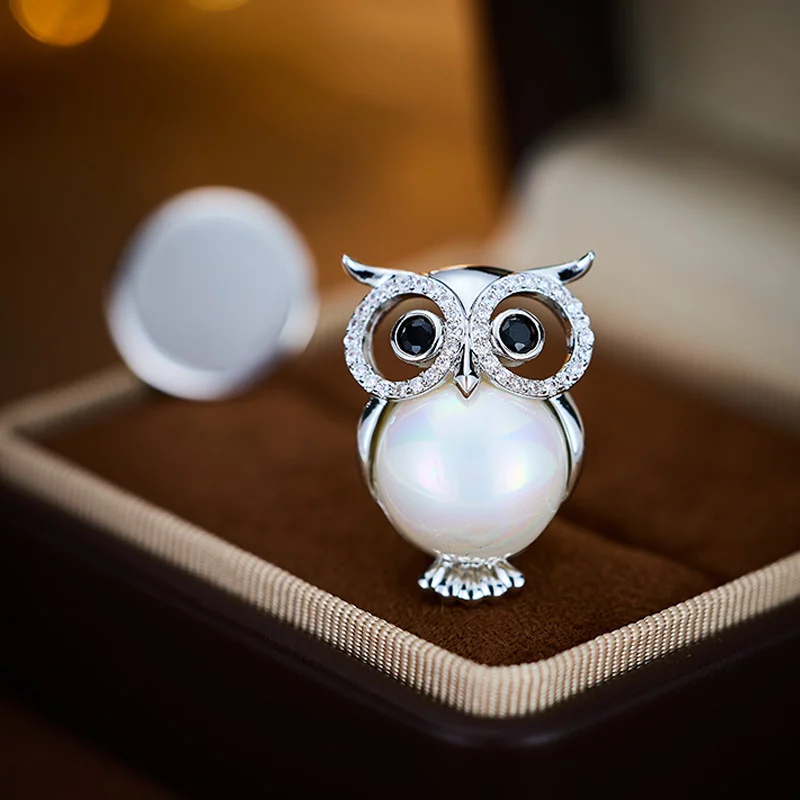Cartoon Owl Magnetic Clasp Pearl Brooch with Micro-Set Zirconia—Modest Cover-Up Accessory for Women