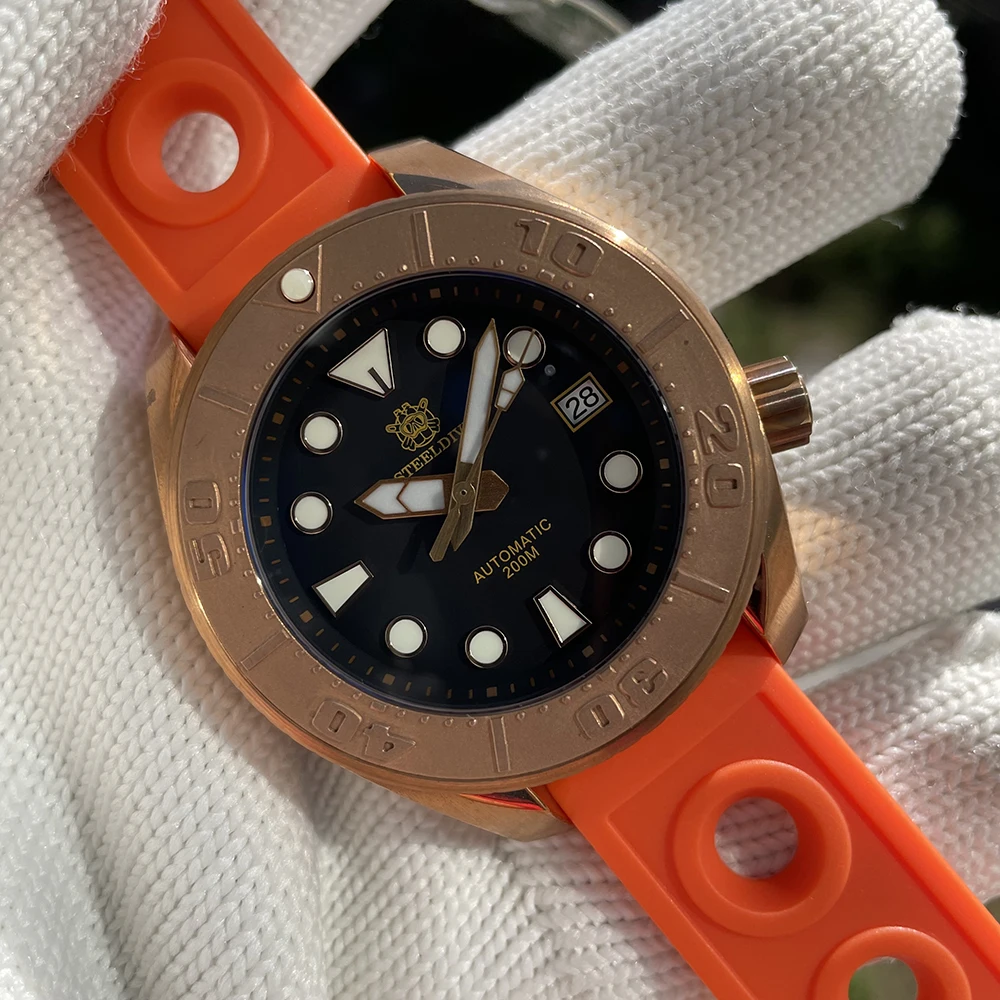 

STEELDIVE SD1971S 44.9mm CUSN8 Solid Bronze Case 200M Waterproof Sapphire Glass Automatic NH35 Men Dive Watch with Bronze Buckle