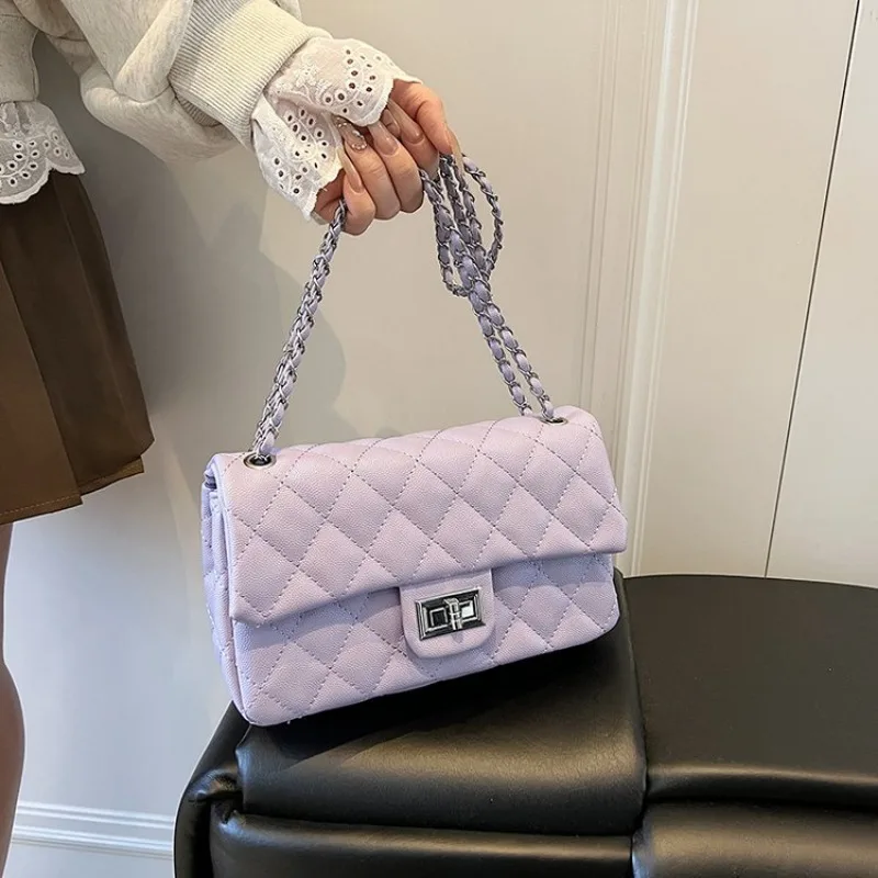 

Women's Trendy Shoulder Bag On Trend Design For Young Professionals Modern Appeal