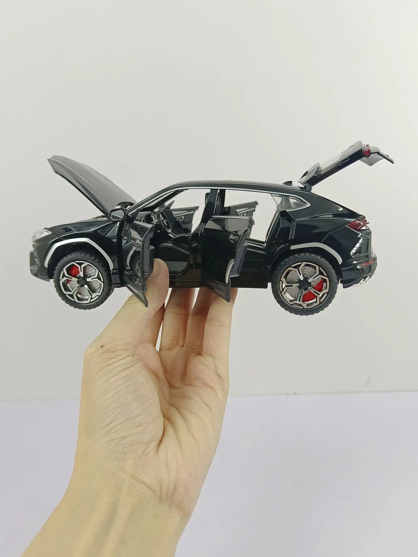 1:24 Lamborghini URUS Bison SUV Alloy Sports Car Model Diecasts Metal Off-road Vehicles Car Model Sound and Light Kids Toys Gift