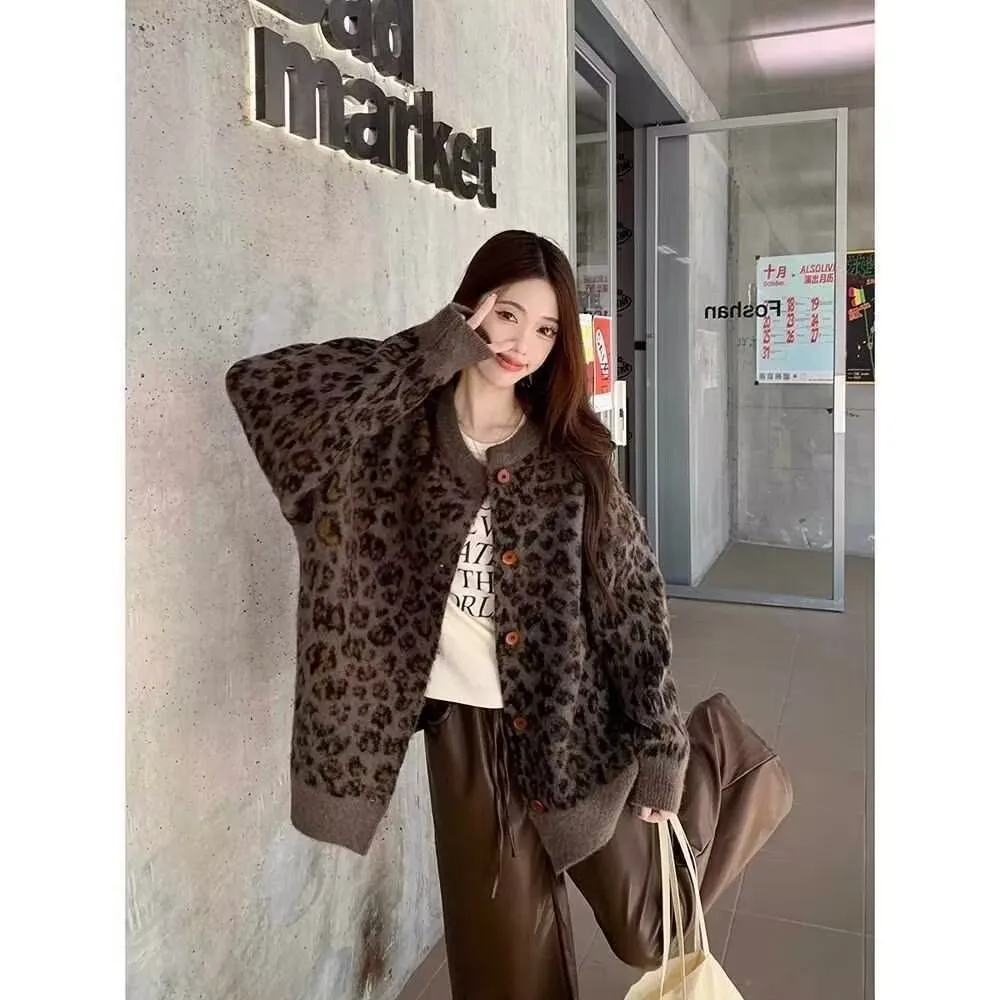 Women\'s Leopard Knitted Cardigan Round Neck Sweater