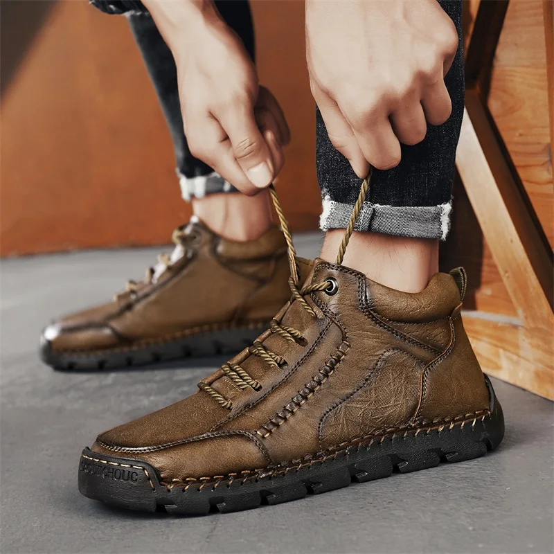 

Fashionable New Men's Outdoor Breathable Anti Slip Soft Soled Mid Top Boots Autumn Mens Comfortable Lace Up Retro High Top Shoes