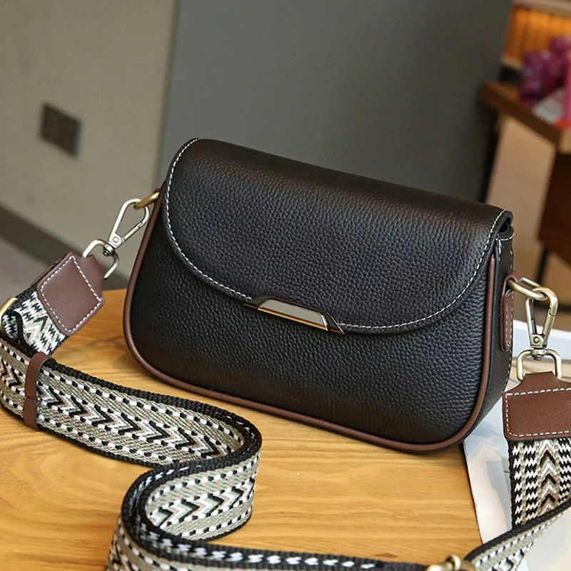 

2025 Women's New Spring/Summer Fashion Flip up Postman Small Square Bag Casual Versatile Shoulder Bag Handbag