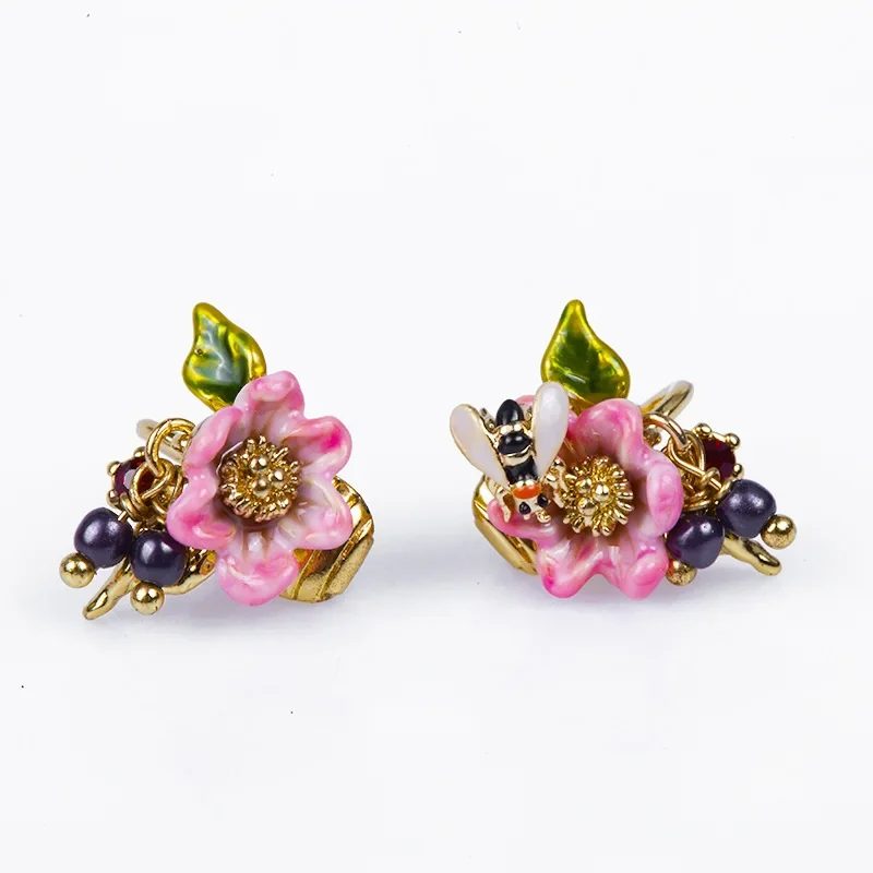 

Fashion New Trend Forest Style Niche Design Enamel Glaze Pink Flower Purple Glass Pearl Honeybee Small Stud Earrings for Women