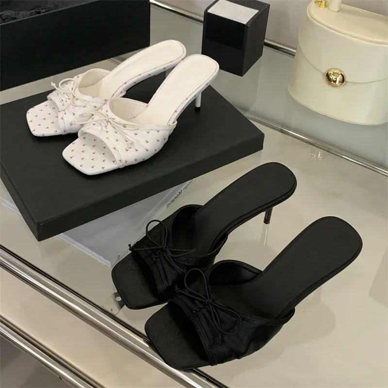 Aneikeh موضة ساحة تو مأدبة أحذية الشاطئ النساء صندل كاجوال رقيقة عالية الكعب النعال زهرة فراشة كونت البغال الشرائح