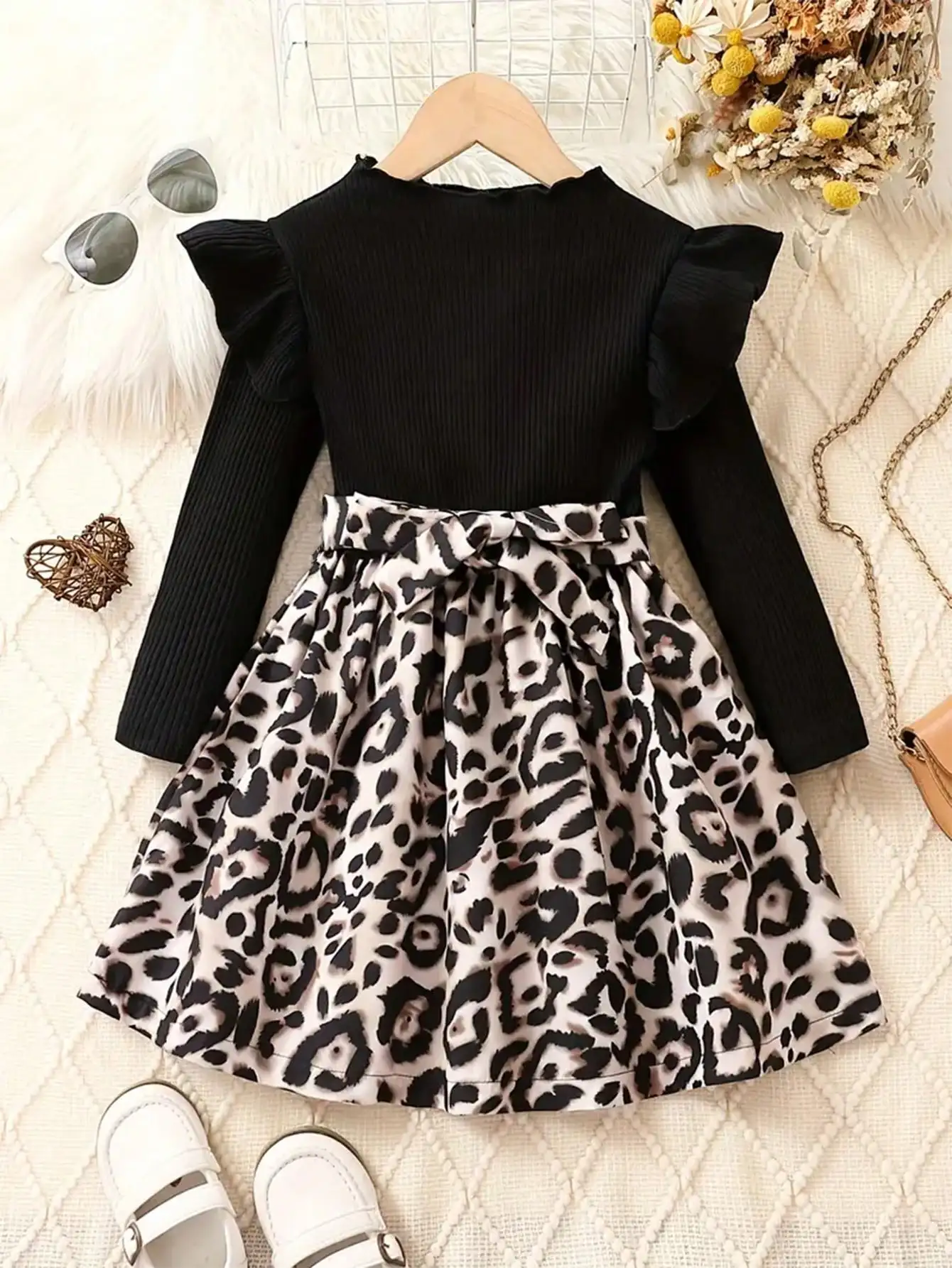 Vestido cómodo y elegante con estampado de leopardo para niñas: perfecto para fiestas y salir