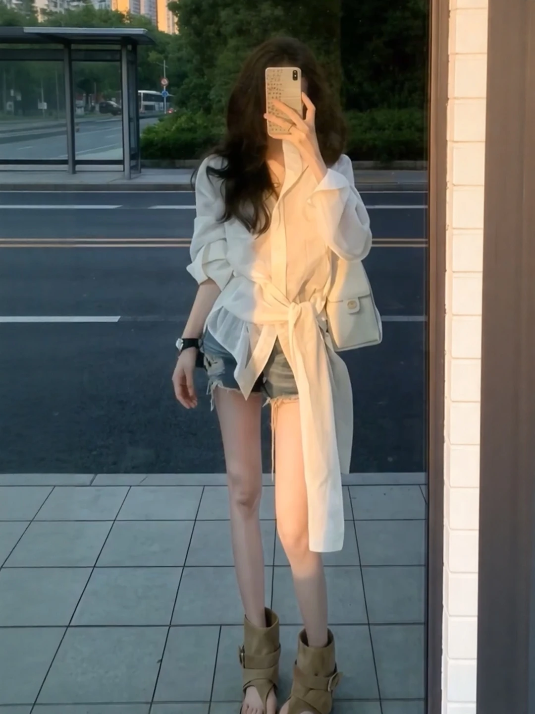 

White Casual Long Sleeve Shirt Women's Early Spring 2026 New Design Waist-Cinching Commute Friendly Sweet Style Princess Cut