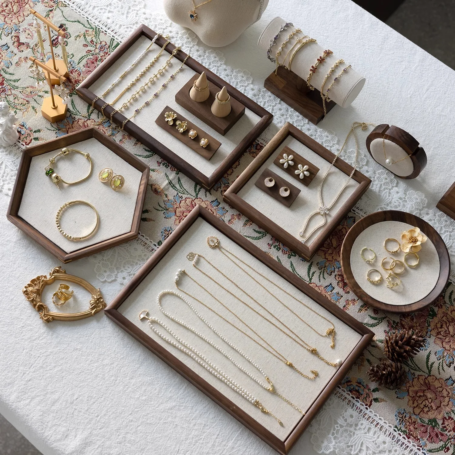 

Walnut Jewelry Tray Organizer Elegant Ring Earring Necklace Bracelet Display Holder for Jewelry Photography Display Box