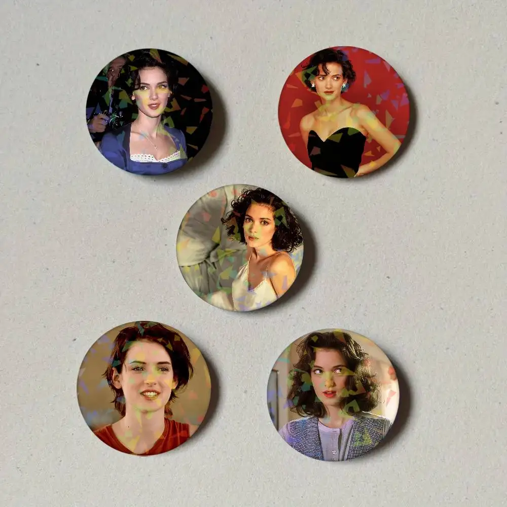 Actor W-Winona R-Ryder Badges Round Exquisite Badge Brooches Creative Pins For Clothes Laser Hat Backpack Gift Accessories