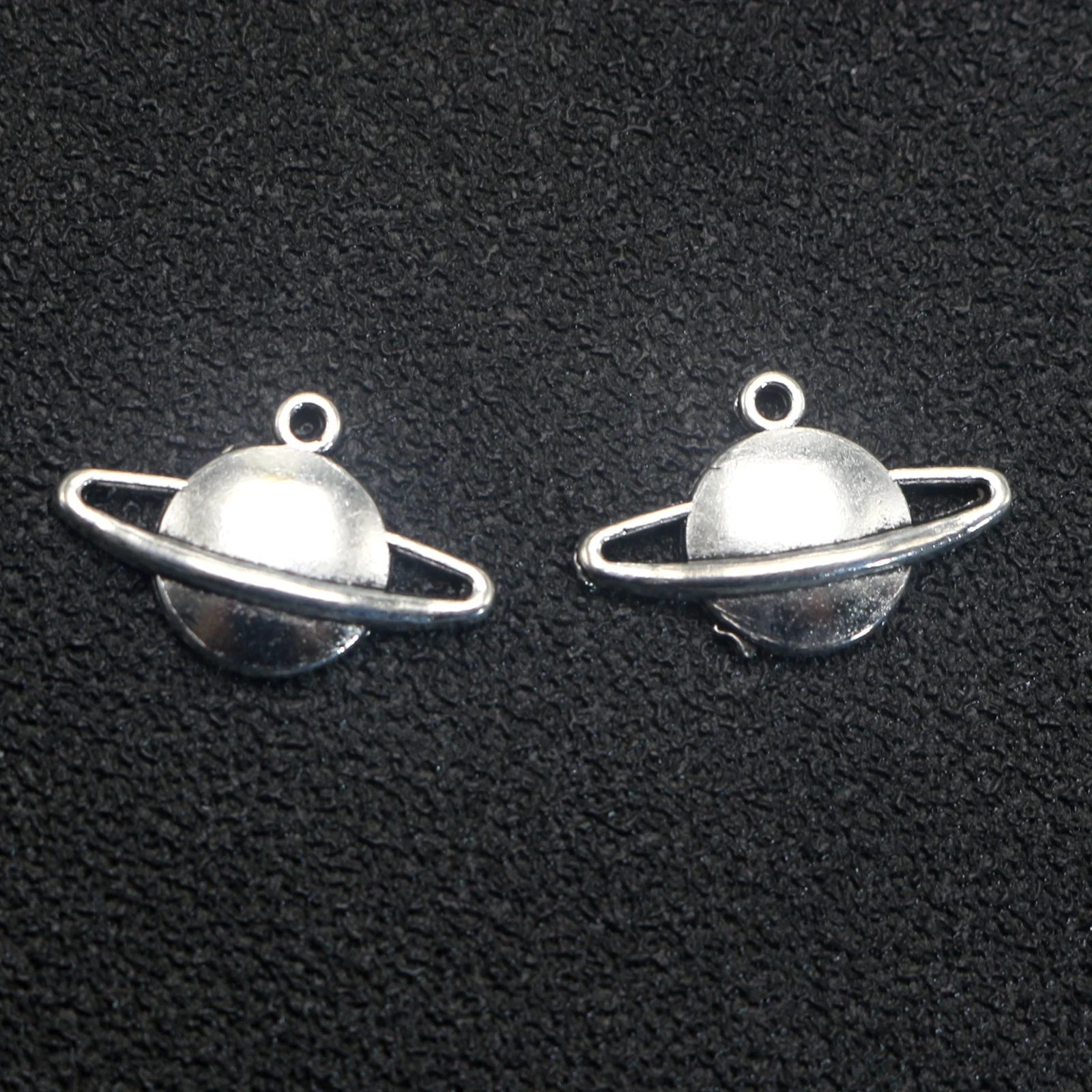 50 Tibet Alloy Planet Saturn Cosmos Space Charms Pendant 20mm DIY Earring