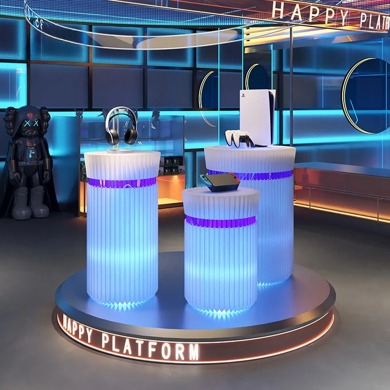 Eighteen Paper Cyli…