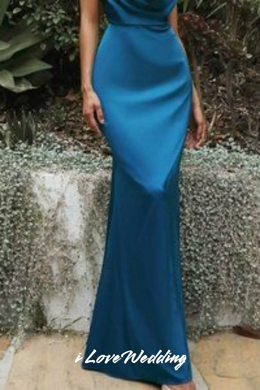 Gaun Pengiring Pengantin Tali Spaghetti 2025 Gaun Pesta Pernikahan Panjang Lantai Punggung Terbuka Simpul Busur Kerah V Tanpa Lengan Satin Disesuaikan