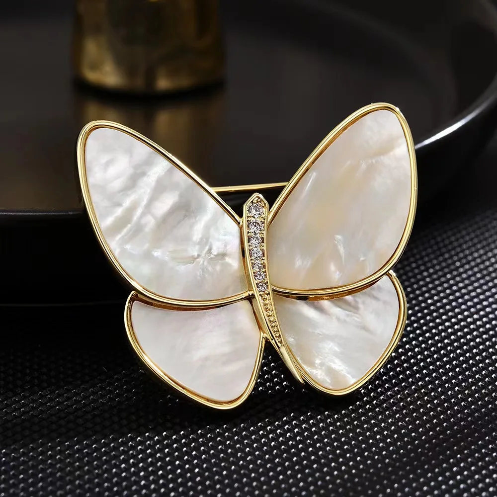 High-end fashion atmosphere long princess with luxury corsages Break cocoon into butterfly natural Fritillary butterfly brooch