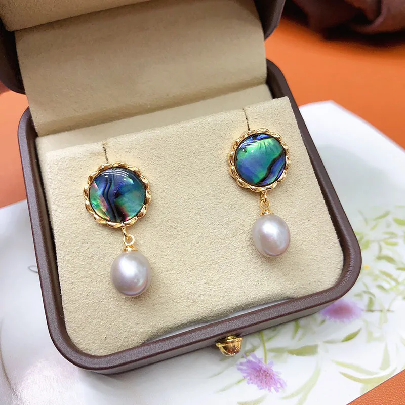 

2024New Abalone Shell Freshwater Pearl Earrings for Women Fashion Versatile Accessories Niche Design Pearl Ear Jewelry