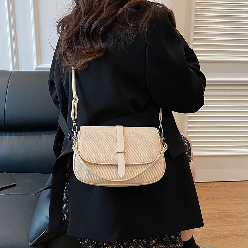 

Women's Stylish Shoulder Bag Niche Design Simple Casual Messenger Purse Foreign Texture Versatile Commuter Bag