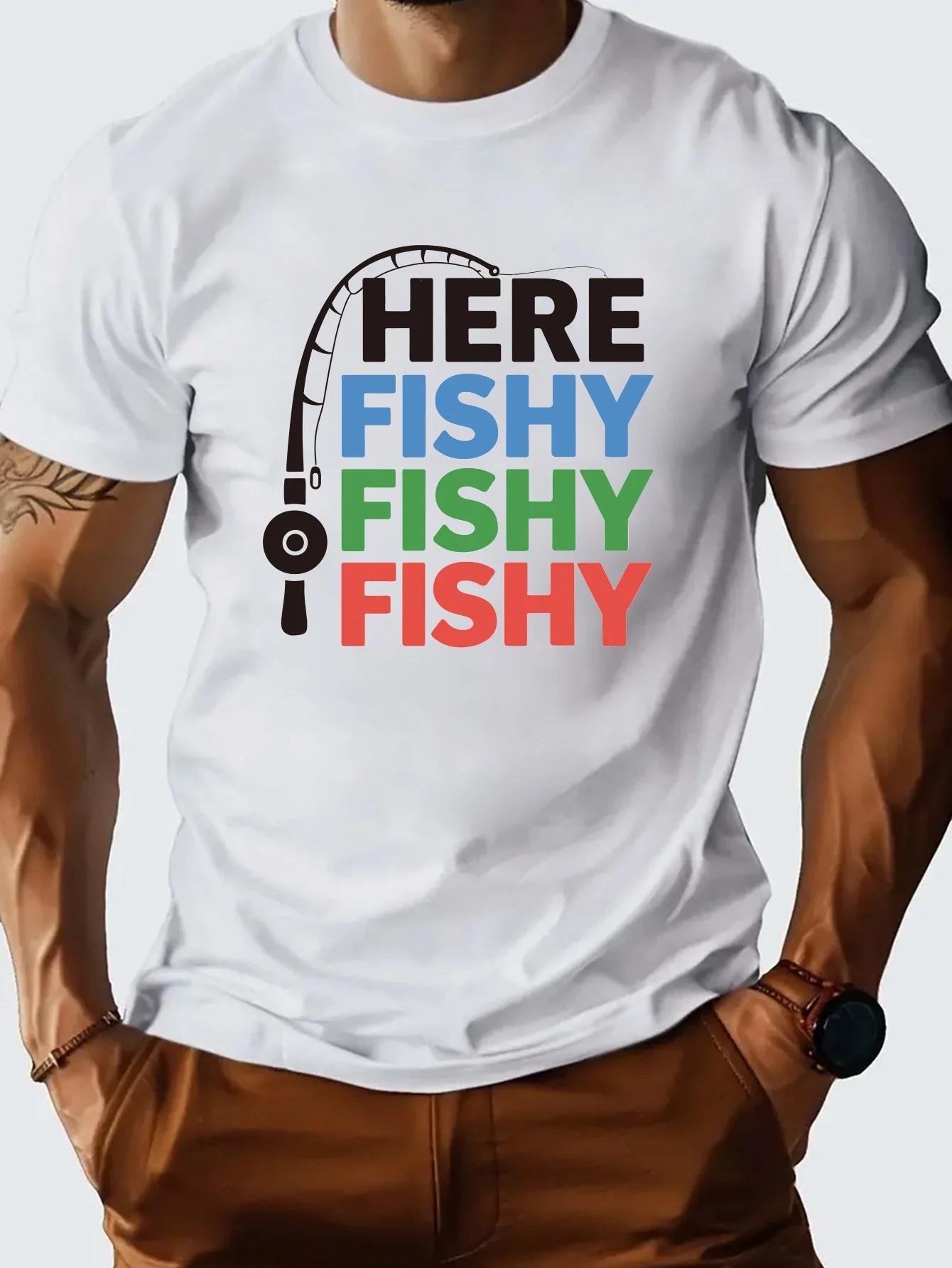 HERE FISHY FISHY FISHY Fishing Graphic Print, Men's Round Neck Short Sleeve Summer T-shirt, Casual Comfy Pure Cotton Top For Dai