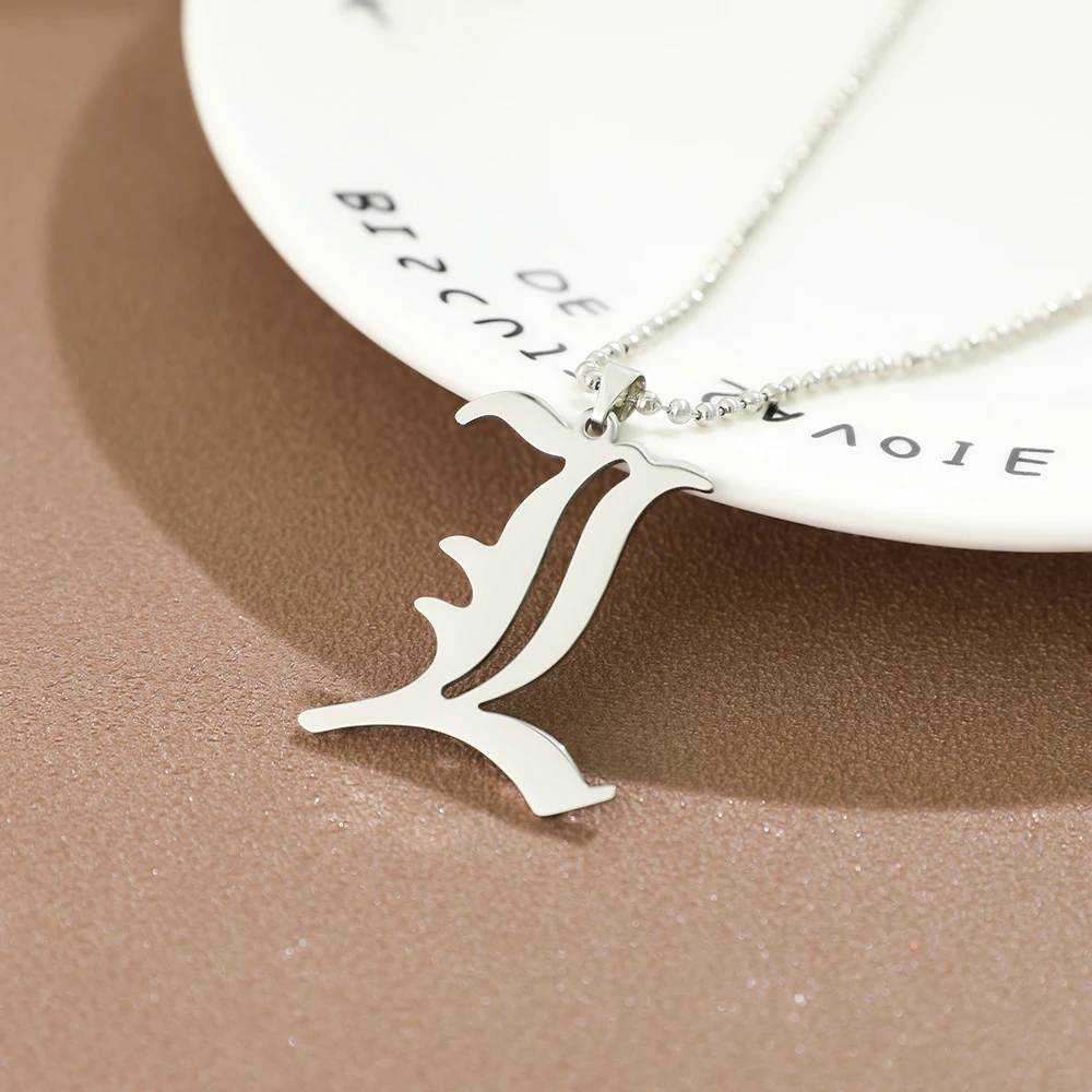 Death Note L Buchstaben-Halskette Kreative Mode Edelstahl Perlenkette Anhänger Cosplay Schmuck Geschenk für Anime-Fans – Detail 2