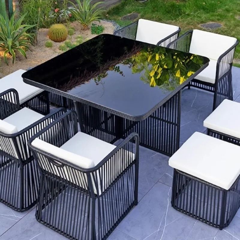 

Уличный комплект мебели из ротанга: стол и стулья для отдыха на открытом воздухе, для патио, террасы, сада.