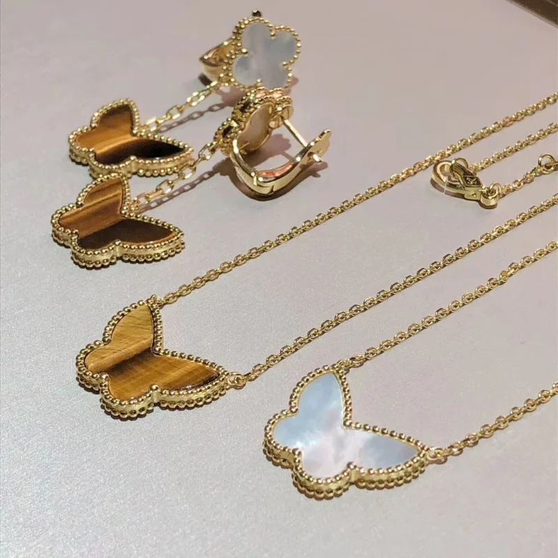 

Fashionable Butterfly Shaped Pendant Necklace Multicolor Stainless Steel Clavicle Chain Jewelry Accessory Elegant Style