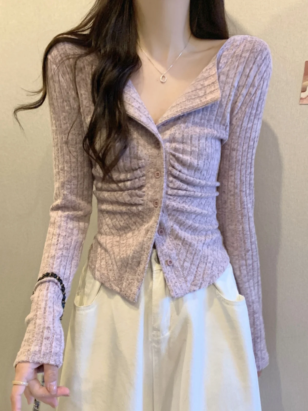 

Женский трикотажный свитер больших размеров с V-образным вырезом, облегающий, из хлопка, базовый слой, весна-осень, с дизайном складок на талии, в стиле Princ Sle