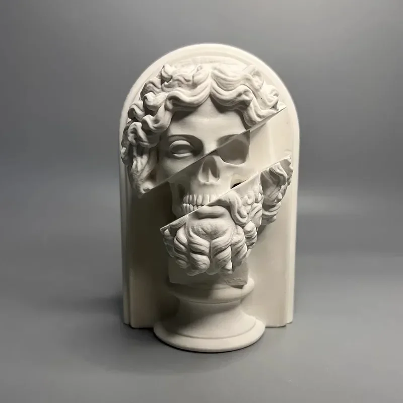 

European Creativity of Retro Roman Mythology Gypsum Zeus Sculpture Home Living Room Gypsum Ornaments Desktop Decor Statue Gifts