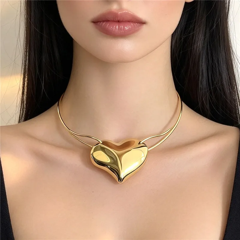 2026 New Metal Heart Statement Necklace for Women Fashionable Elegant Jewelry Accessory for Daily Wear And Parties