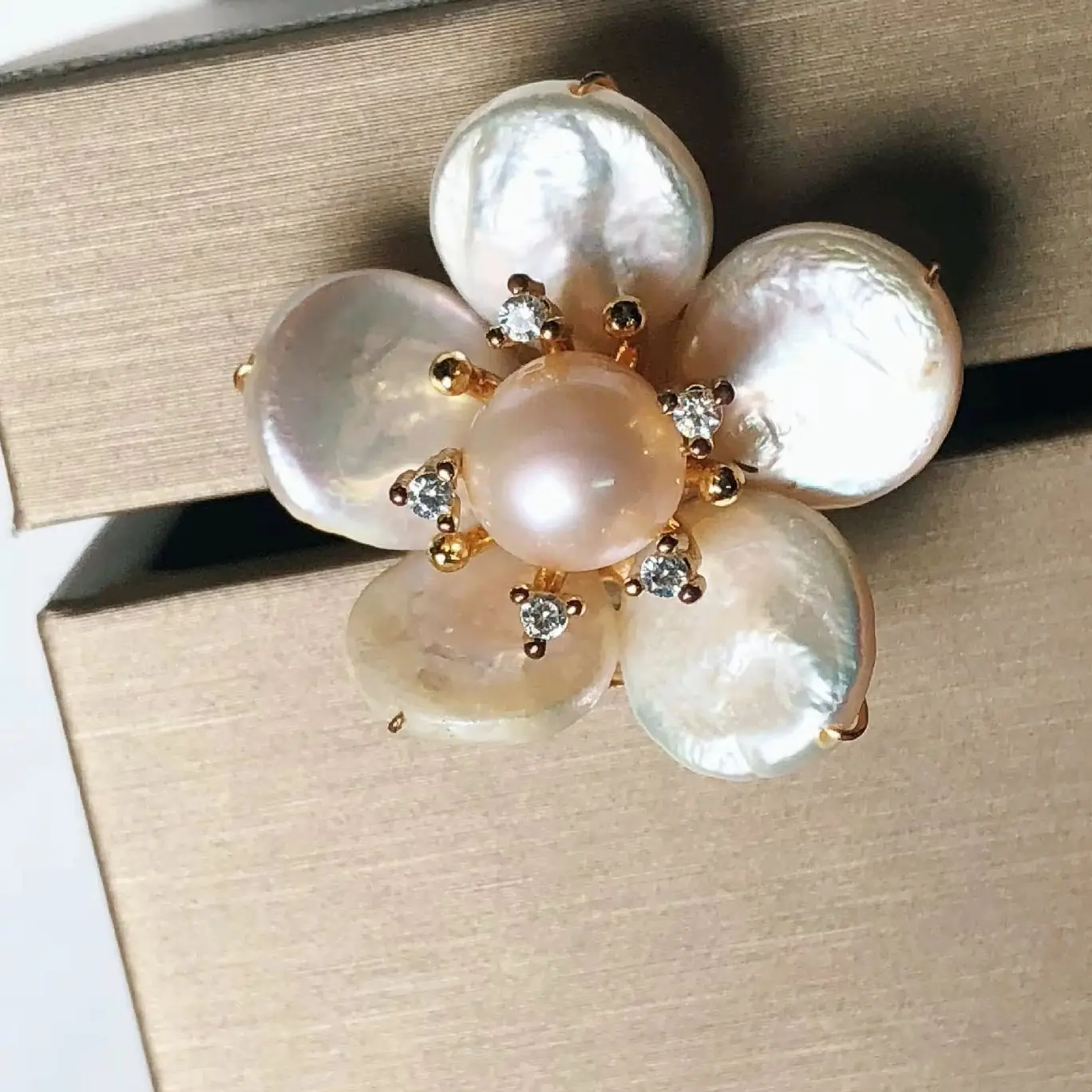 

Кольцо с натуральным пресноводным жемчугом в стиле ретро, кольцо с жемчугом и цветком в стиле барокко, роскошные кольца с кристаллами Cz для женщин, очаровательные ювелирные аксессуары, подарки