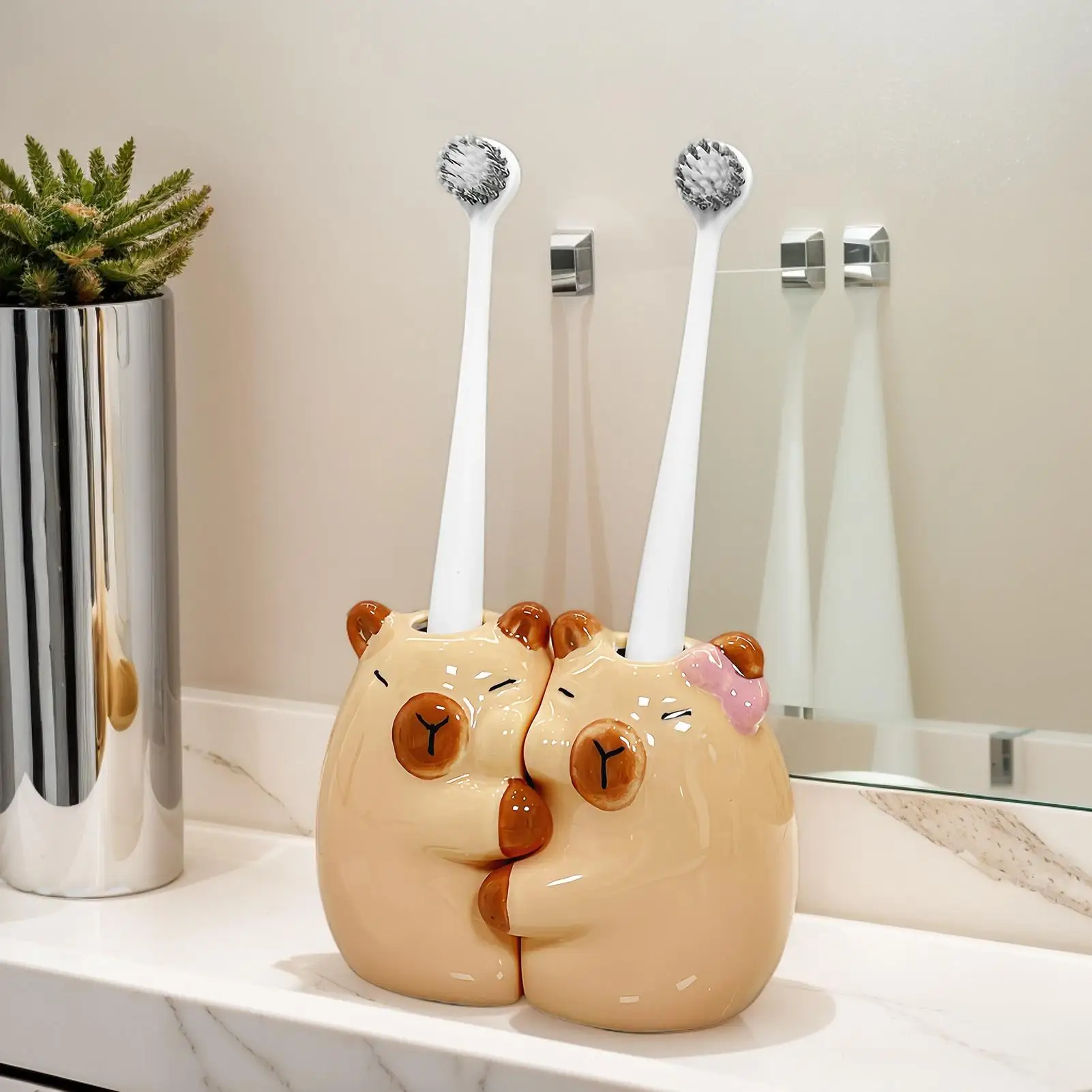 

Capybara Toothbrush Holder Hugging Capybara Pen Stands Creative Anti-Slip Ceramic Toothbrush Holder For Bathroom Couples