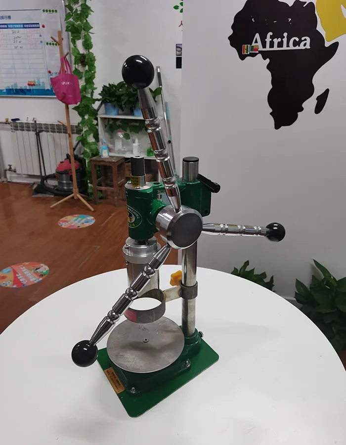 Coconut cutter coconut opening machine  