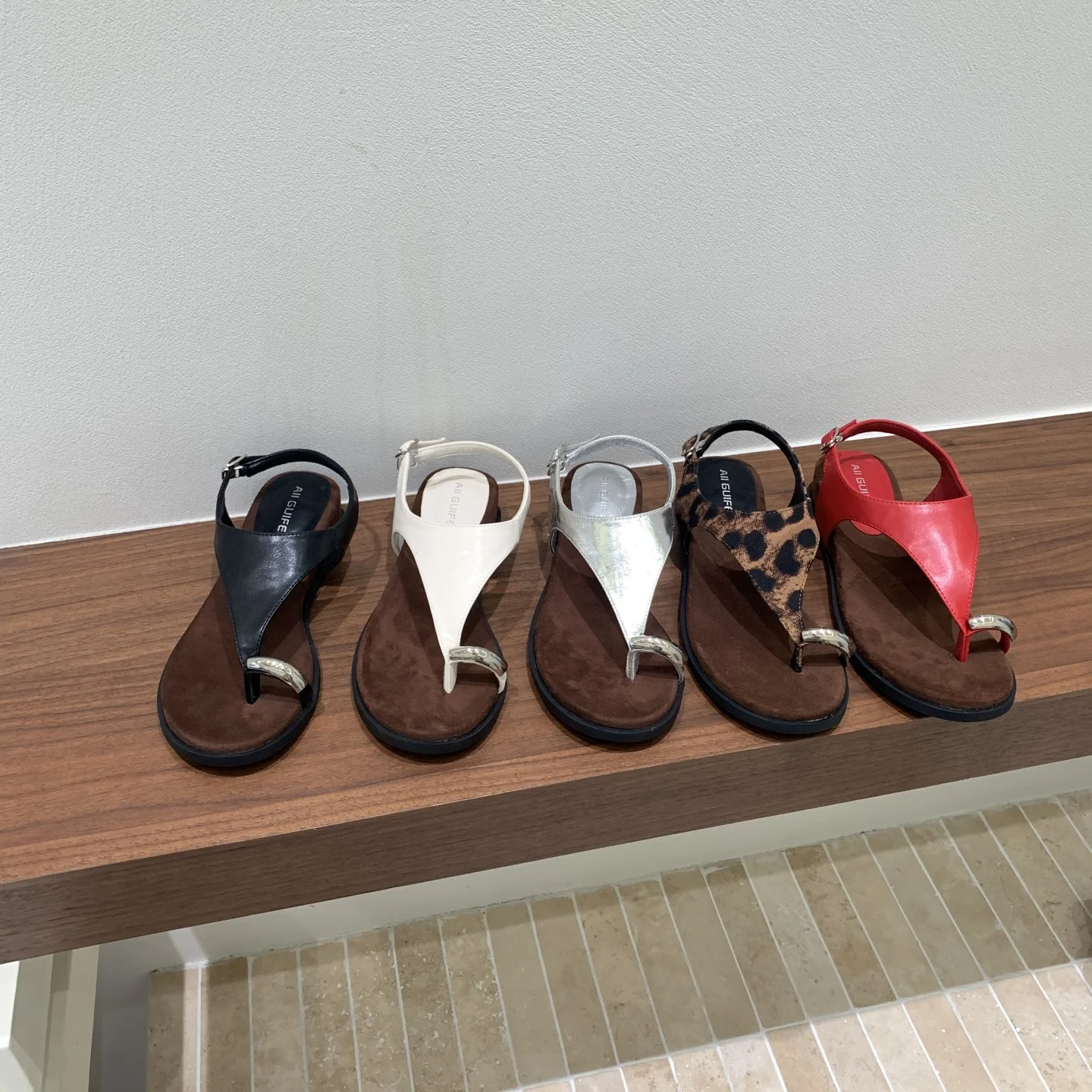 

Black Flat Flip Flops Women Sandals Casual Cross Strappy Beach Shoes Summer Outdoor Flats Sandals Brown Sandales Femmes 2025