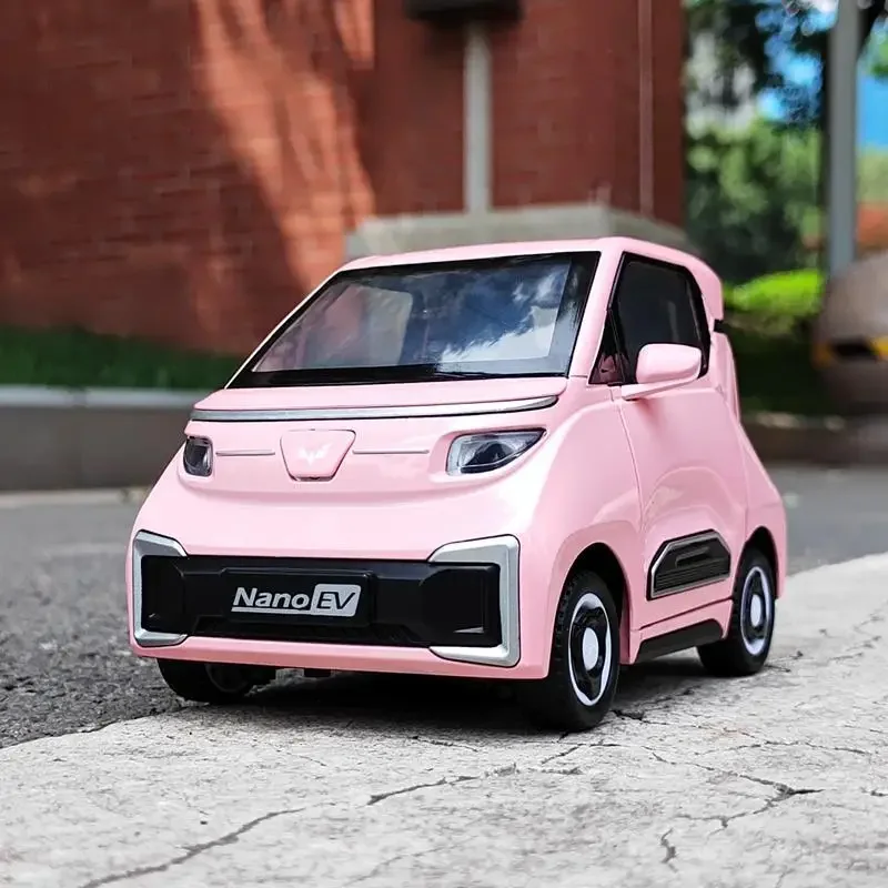 Wuling Nano EV-Simulate Alloy Car Model, Mini Car Decorations, SGMW Micromodel, Adults and Children Gift, Sound Light, 1: 18