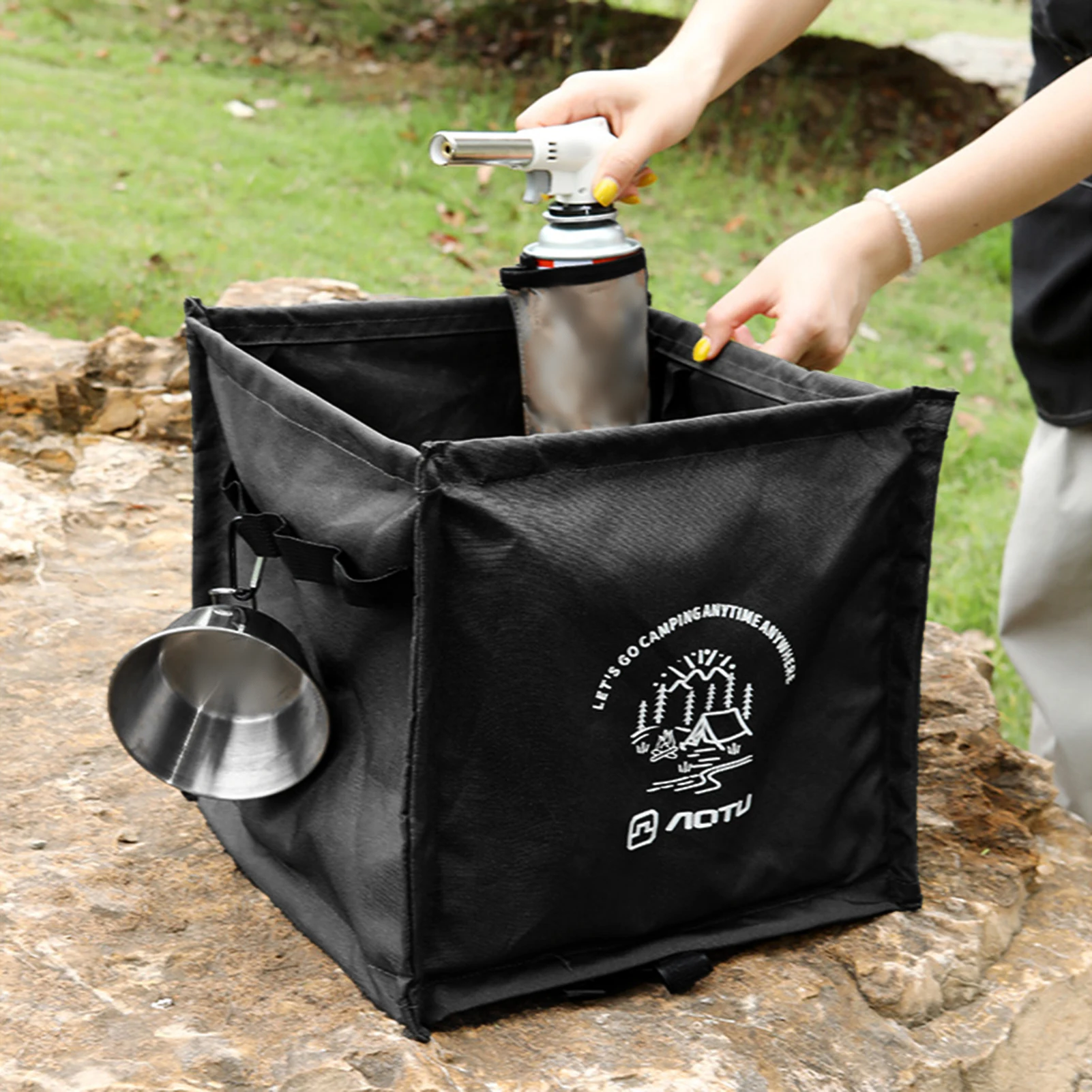 Składany kosz na śmieci na kemping, wielofunkcyjny, lekki, wygodny, o dużej pojemności 27L, składany w kształcie trójkąta.