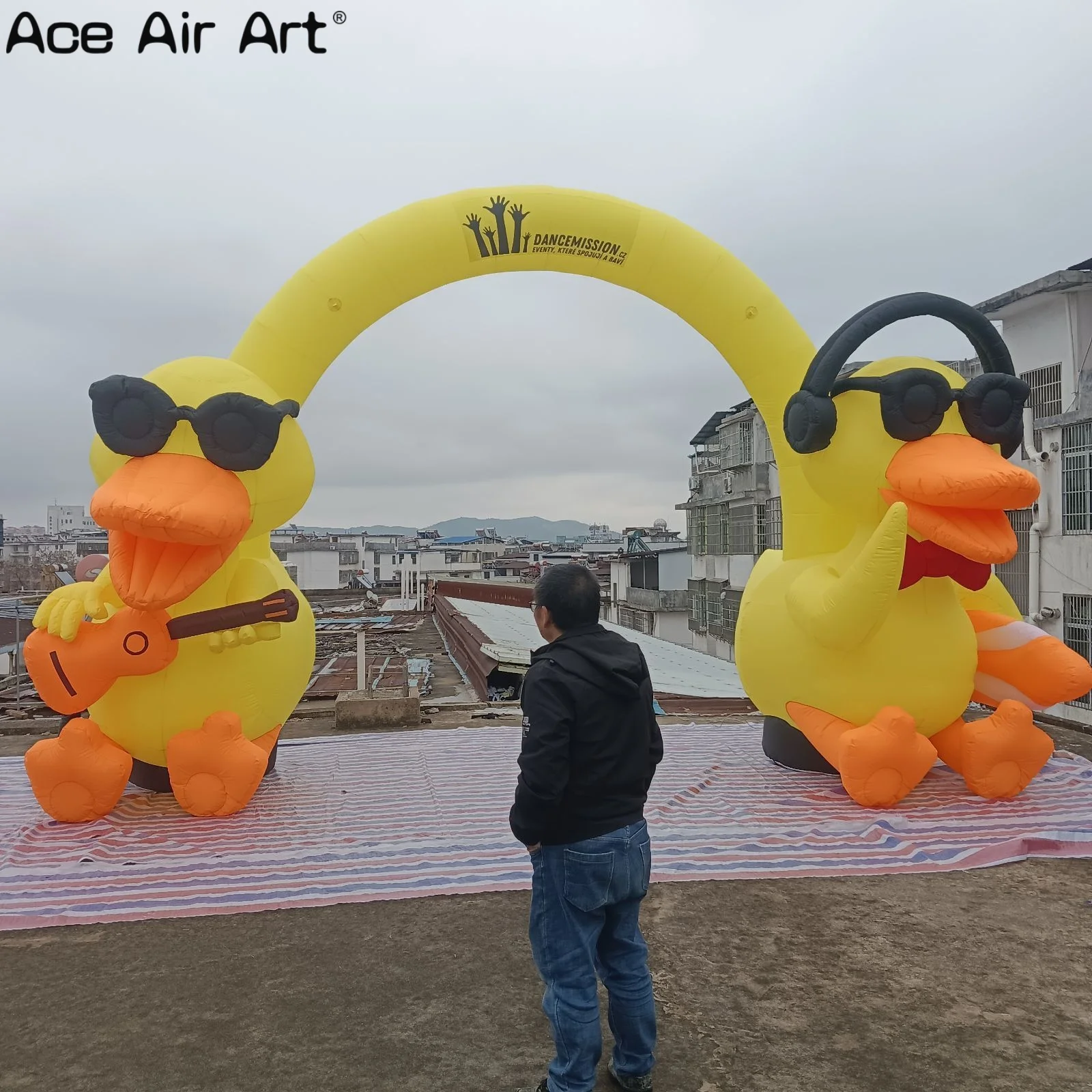 

Customized Dj Duck Inflatable Archway for Party Entrance Decoration, Duck Themed Advertising Inflatable Arch Dj Events