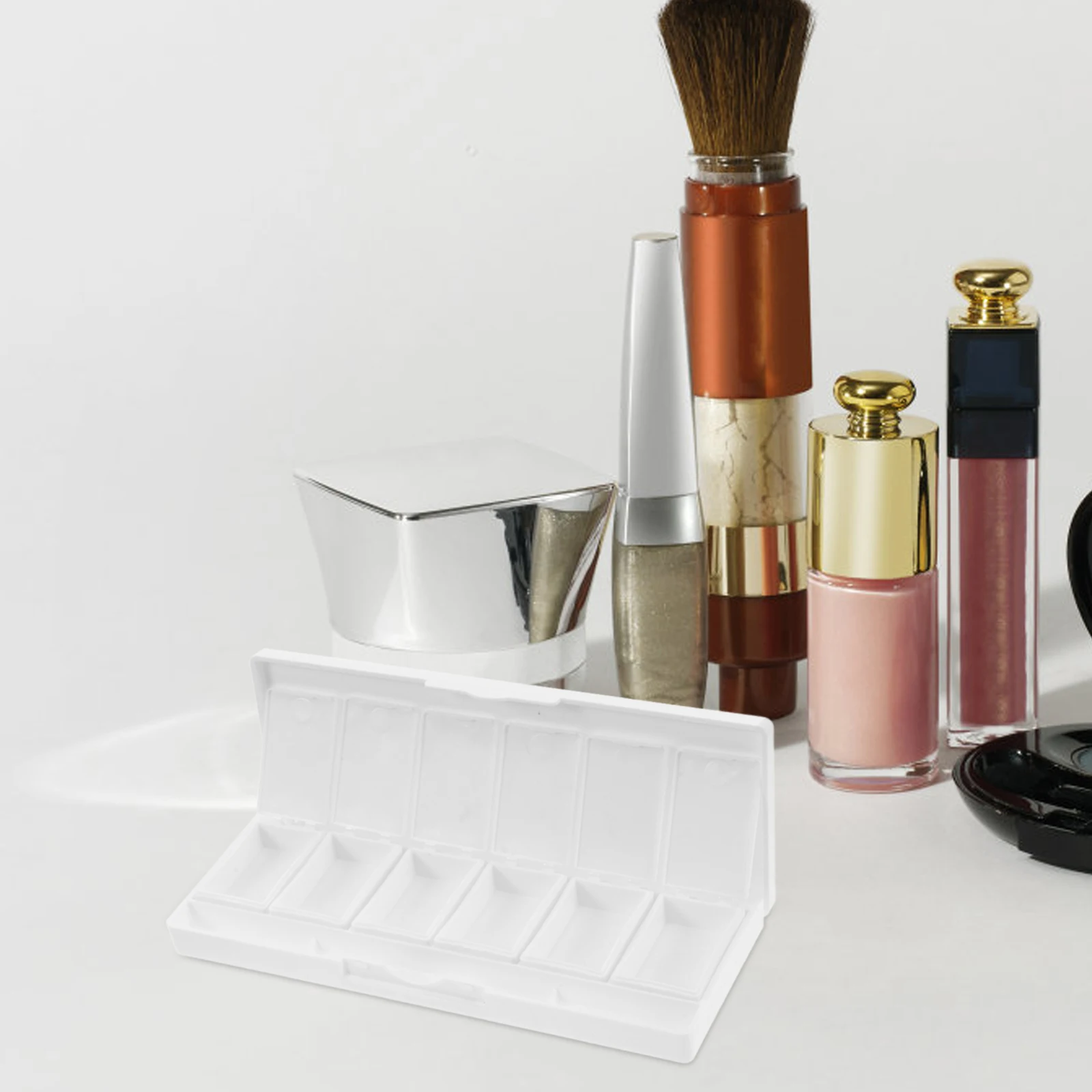 

Empty Eye 6 Watercolor Palette Slots Portable Refillable Palette Travel Watercolor Lip Balm Containers Makeup Container